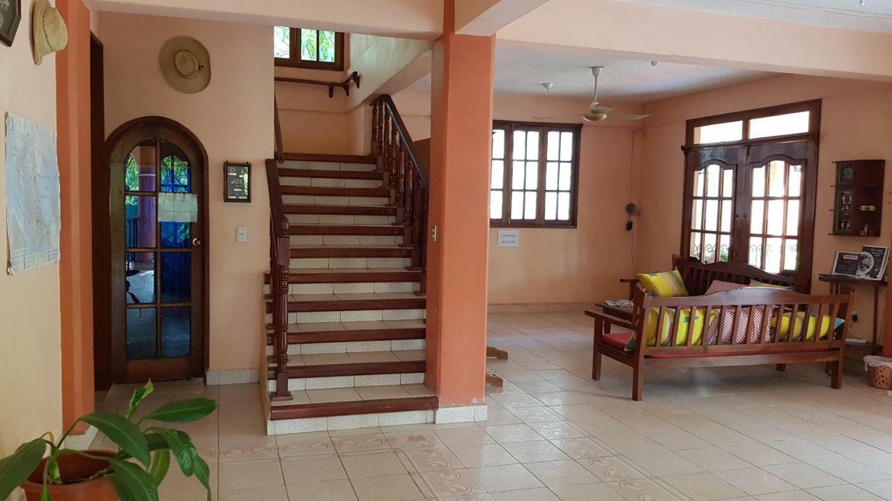 Villa Mango Hostel Пуерто-Ескондідо Екстер'єр фото