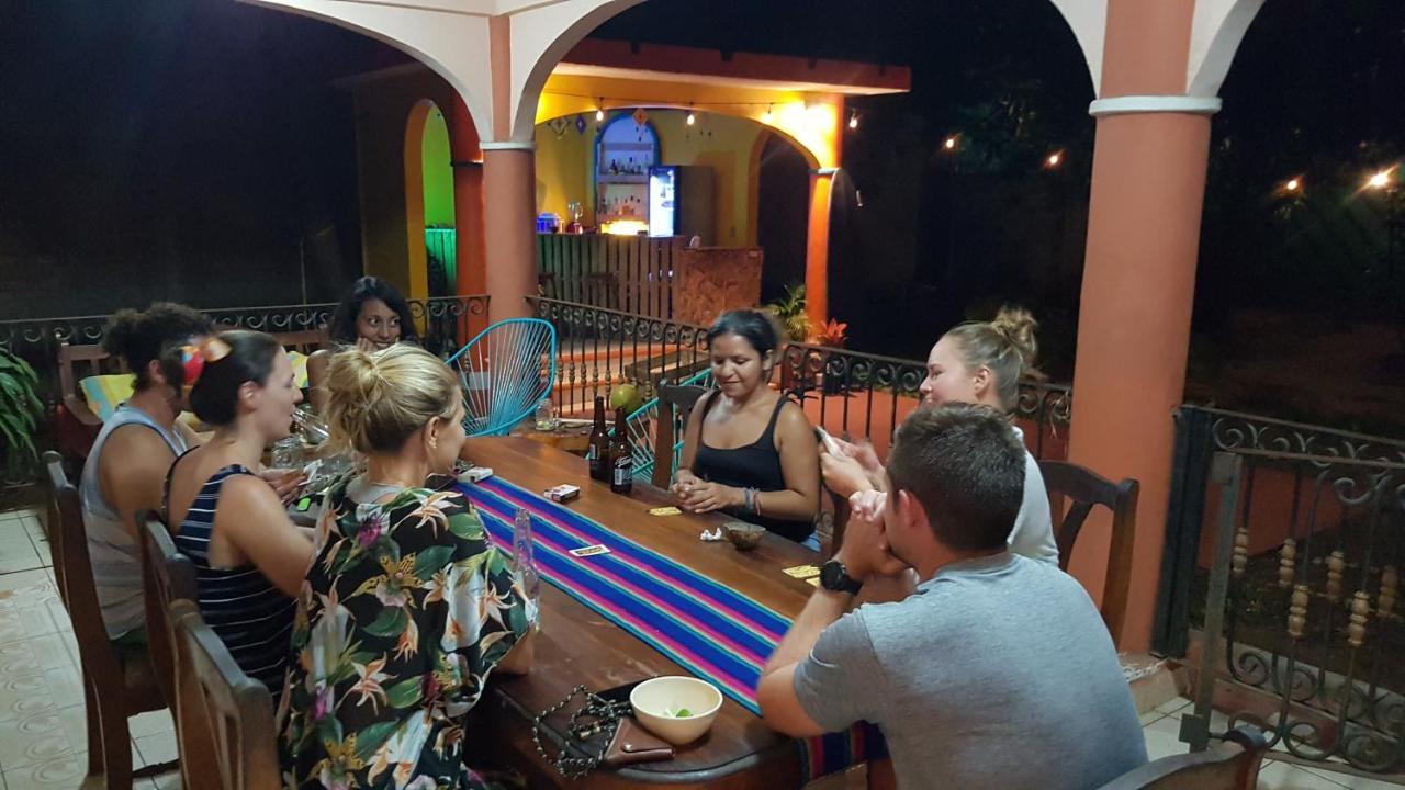Villa Mango Hostel Пуерто-Ескондідо Екстер'єр фото